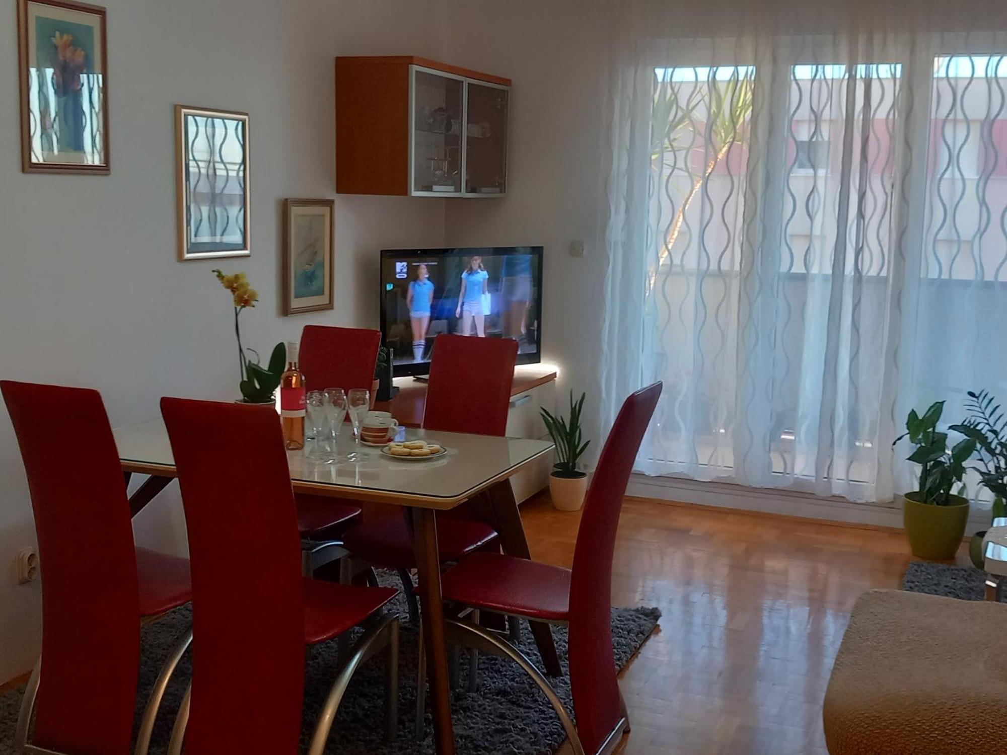 Appartement Harmony - Pleasant And Comfortable Place With A Balcony And A Secured Garage Split