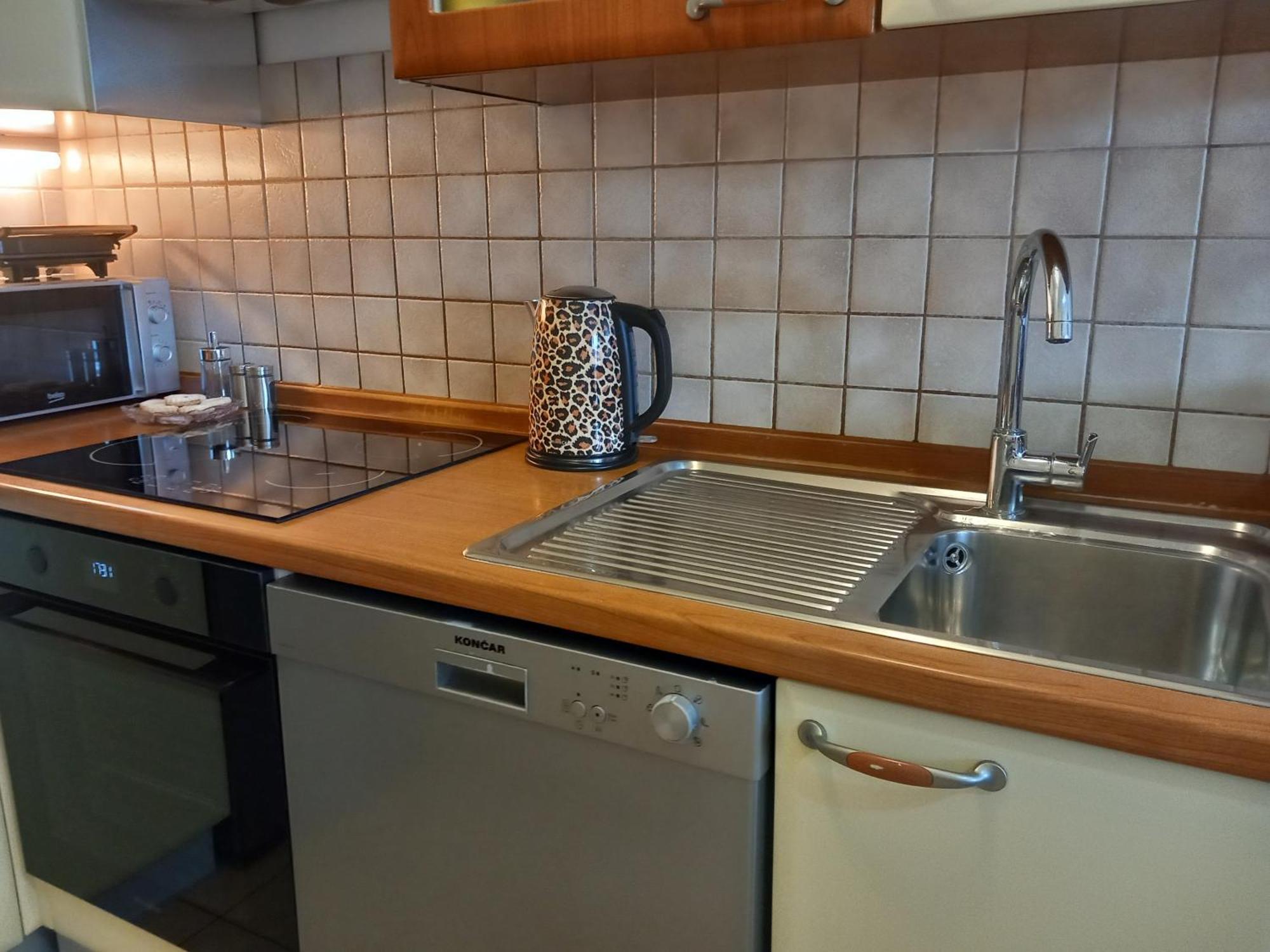 Harmony - Pleasant And Comfortable Place With A Balcony And A Secured Garage Leilighet Split