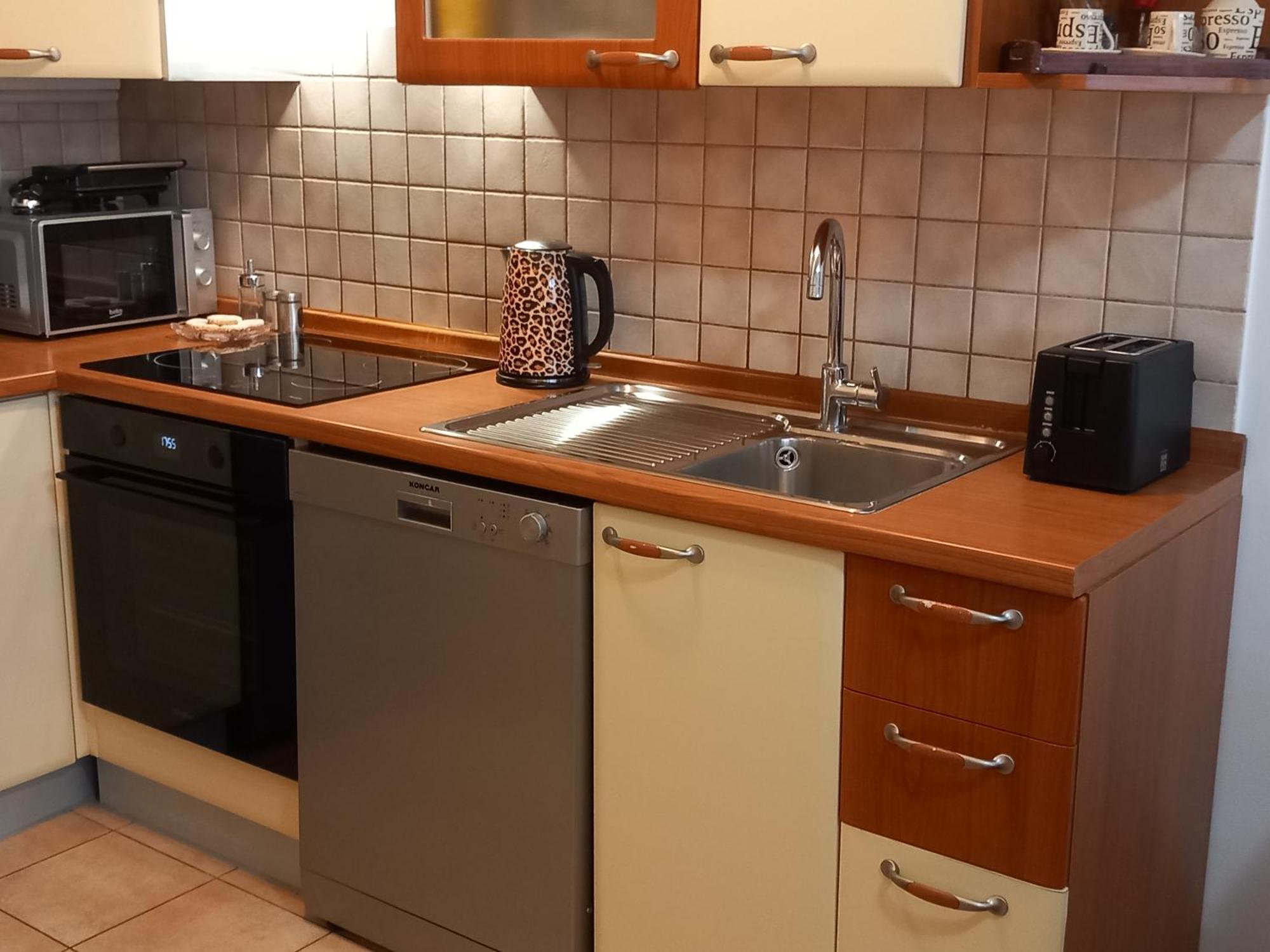 Lägenhet Harmony - Pleasant And Comfortable Place With A Balcony And A Secured Garage *